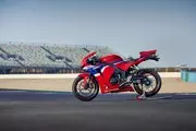 CBR600RR 2024 (photo 9)