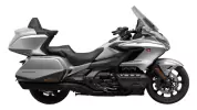 GL1800 Gold Wing Tour Digital Silver Metallic (50e anniversaire) GL1800 Gold Wing Tour GL1800 Gold Wing Tour